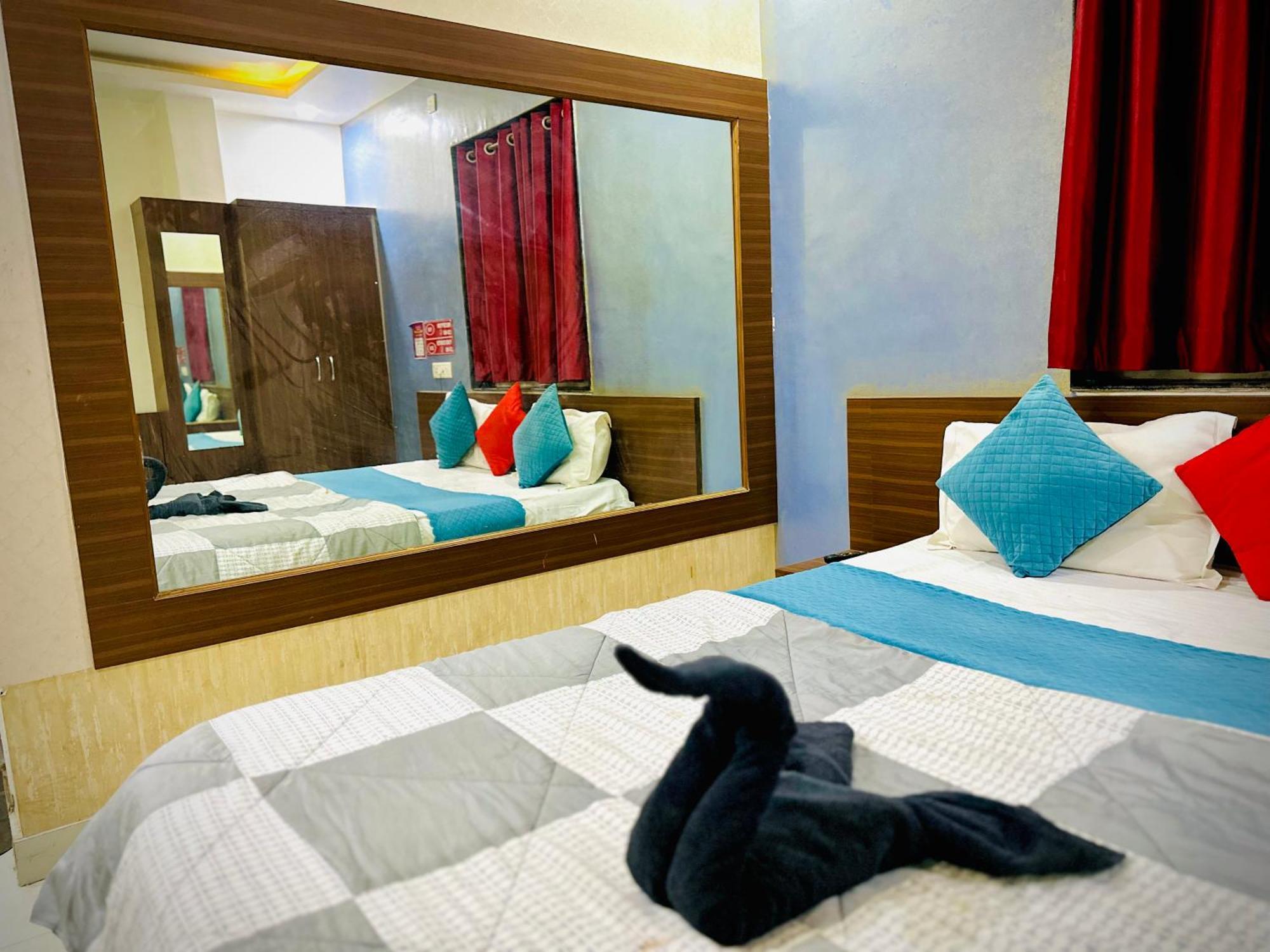 Hotel Sawai Executive Jadhavwadi Eksteriør bilde