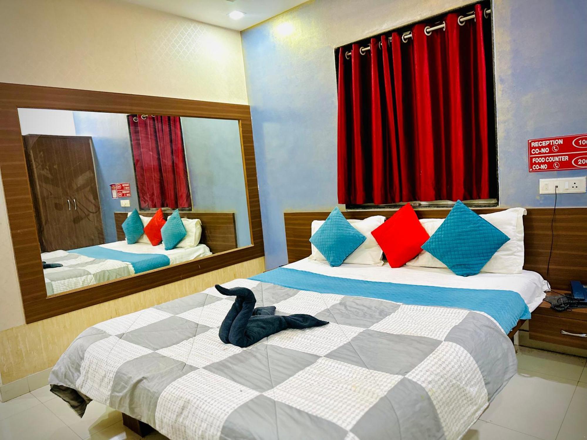Hotel Sawai Executive Jadhavwadi Eksteriør bilde