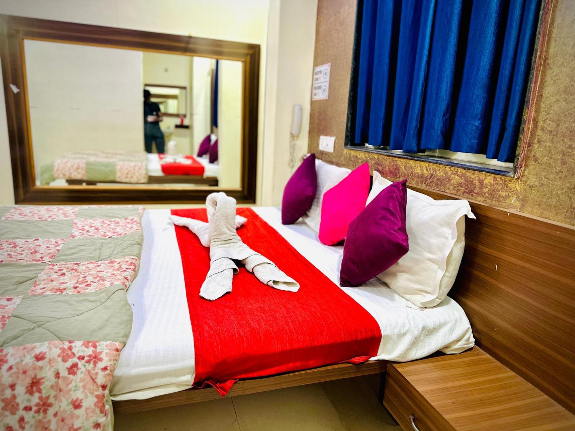 Hotel Sawai Executive Jadhavwadi Eksteriør bilde