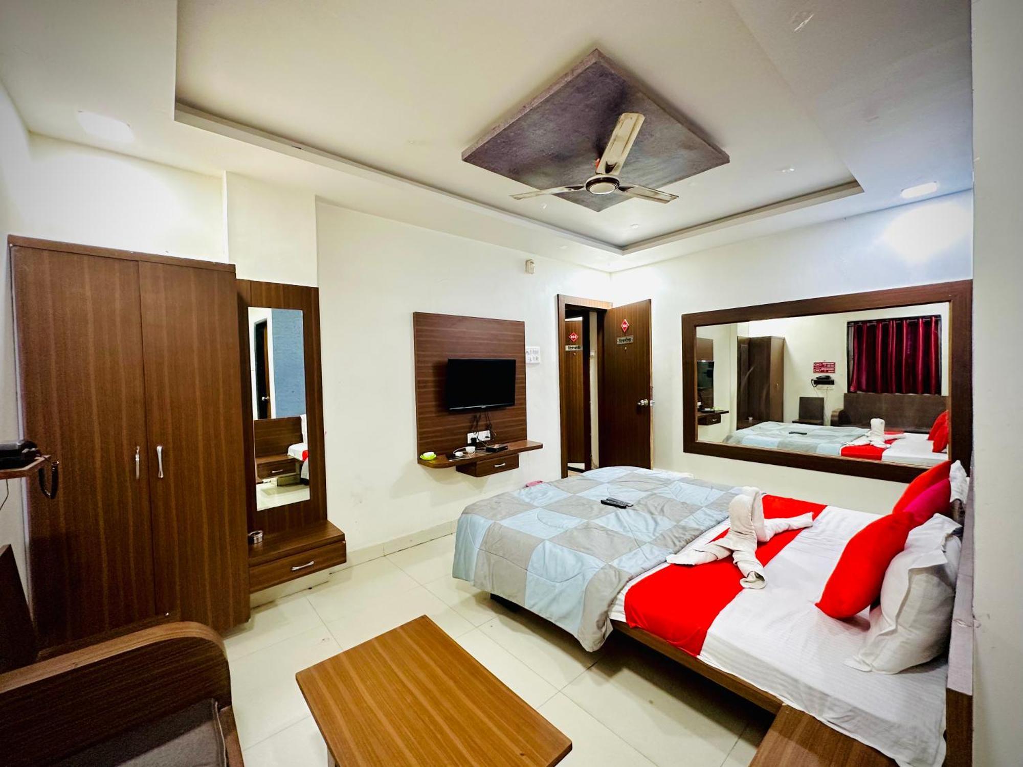 Hotel Sawai Executive Jadhavwadi Eksteriør bilde