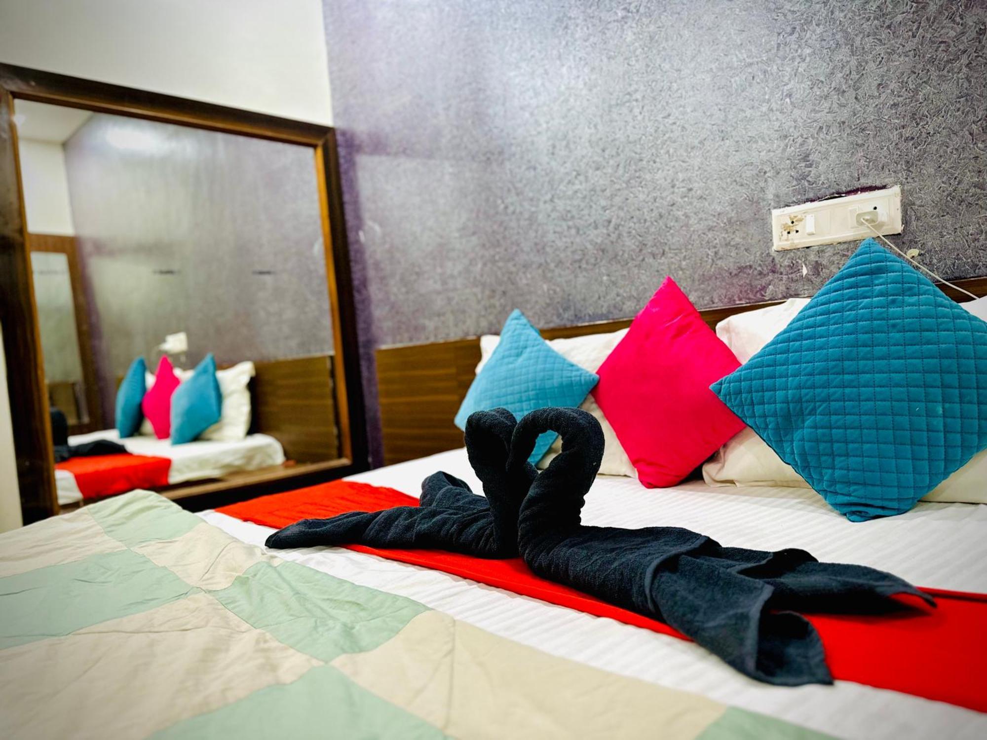 Hotel Sawai Executive Jadhavwadi Eksteriør bilde