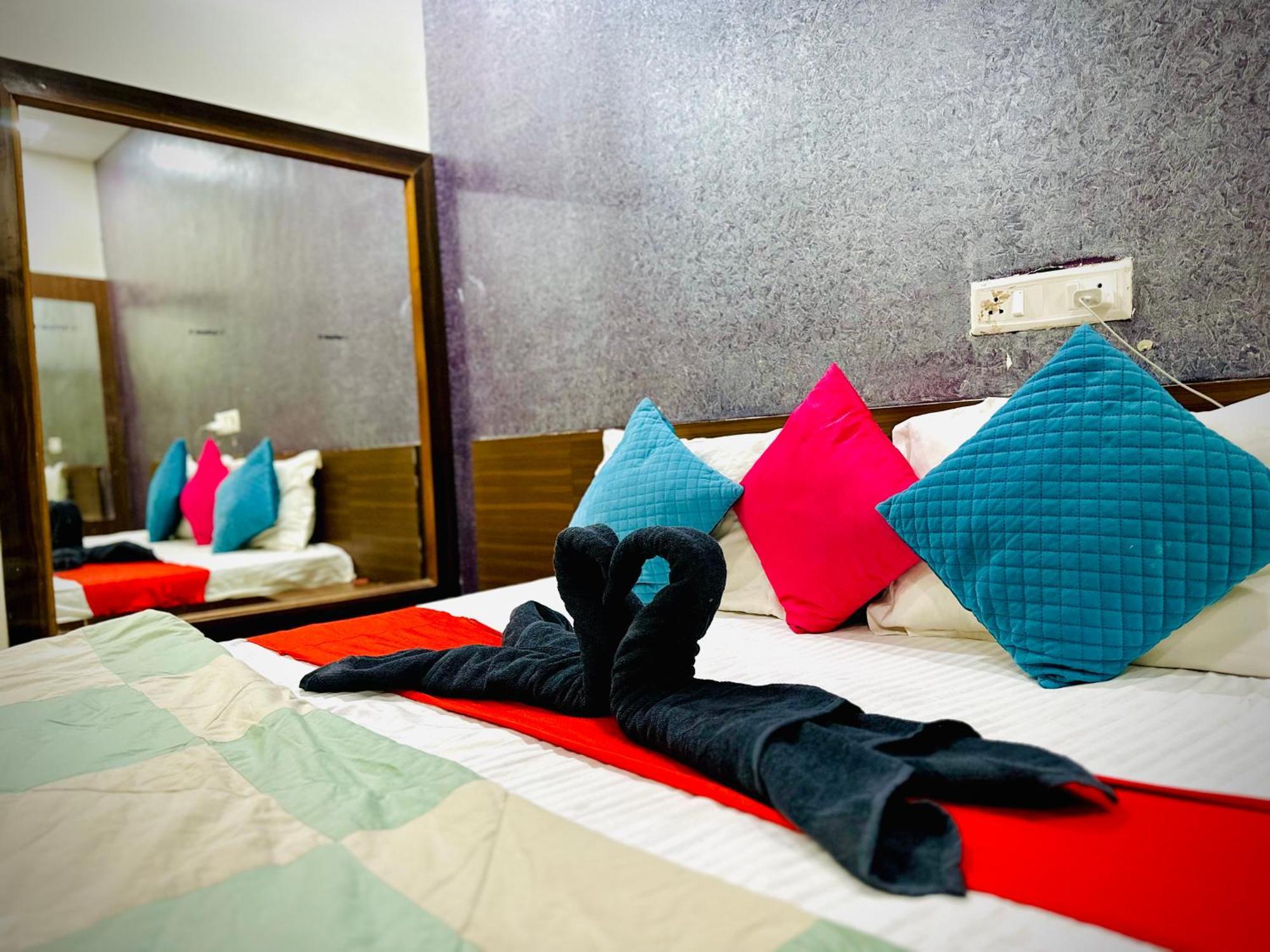 Hotel Sawai Executive Jadhavwadi Eksteriør bilde
